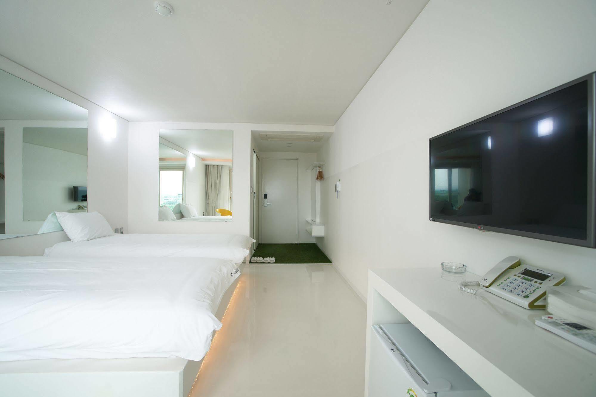 Hotel Ciel Bleu Jeju Exterior foto